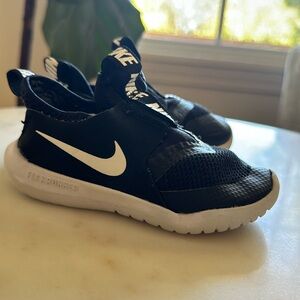NIKE FLEX RUNNER